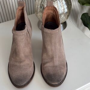 Women's Jeffrey Campbell Tan Suede Ankle Boots Size 7